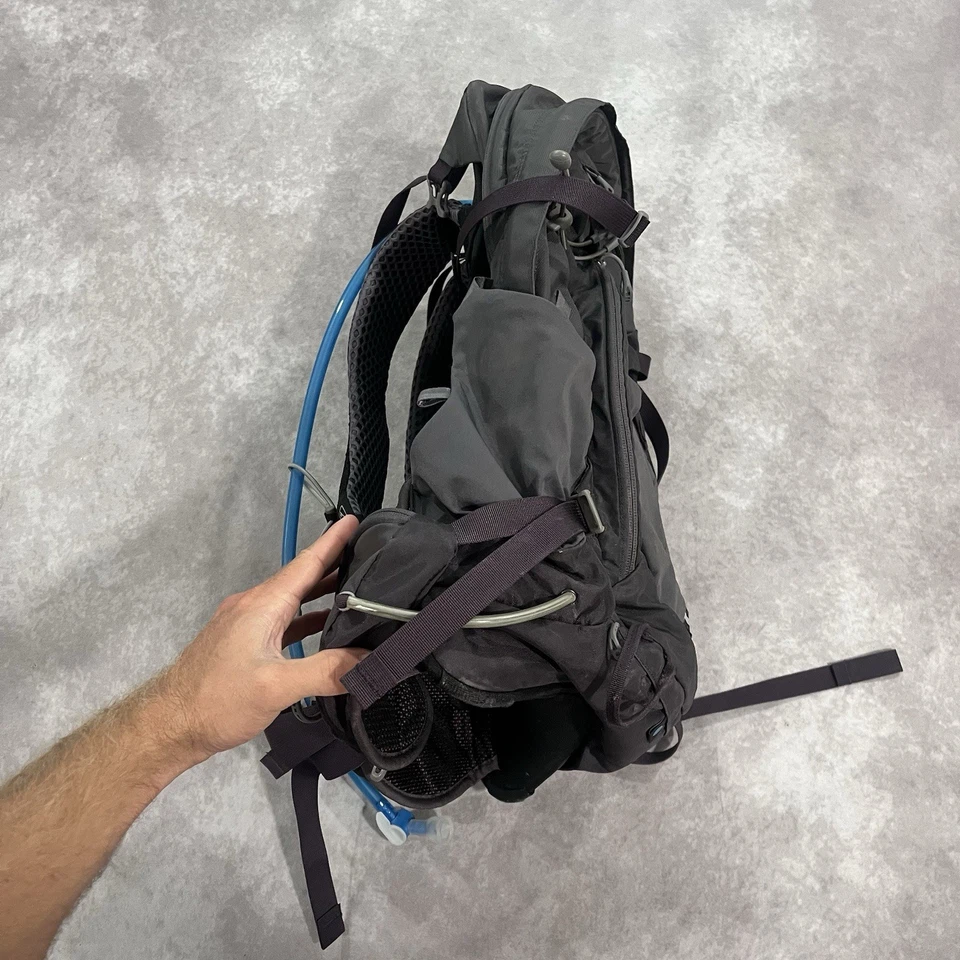 Mochila de Senderismo Osprey Packs Mira 22 - Para Mujer Gris/Púrpura Vejiga Sin Cubierta para Lluvia Foto 3 de 4