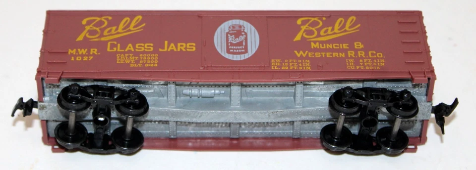 Vintage Roundhouse 3023HO 36' Billboard Box Car Ball Glass Jars NIB RTR - Image 3 of 4