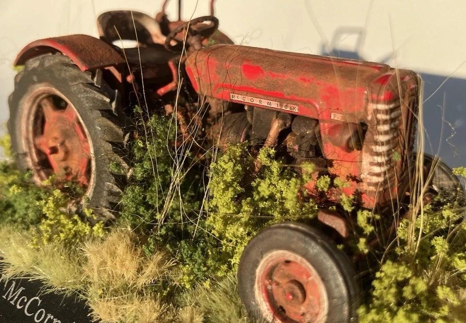 Weathered  Barn Find IH McCormick F-270 Tractor 1964 Universal Hobbies 1/43 - Image 2 of 4