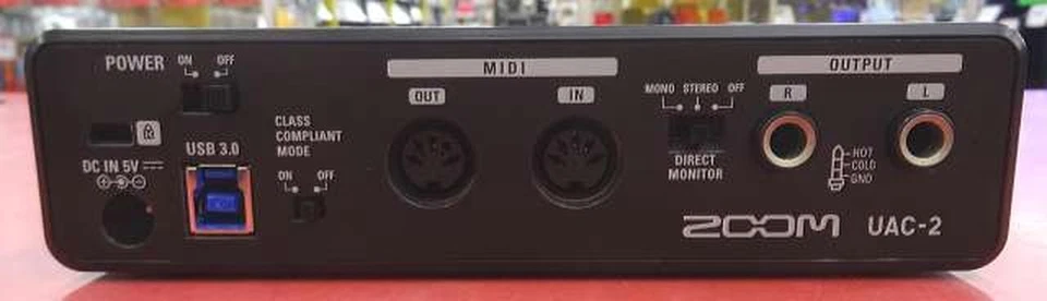 Zoom UAC-2 USB 3.0 Audio Interface 2-In/2-Out 24bit/192kHz XLR/TRS MIDI I/O - Image 2 of 4