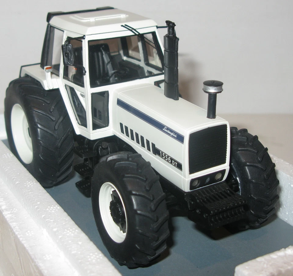 Schuco 1:32 450910500 Resin Limited Edition White Lamborghini 1556DT Tractor - Image 4 of 4