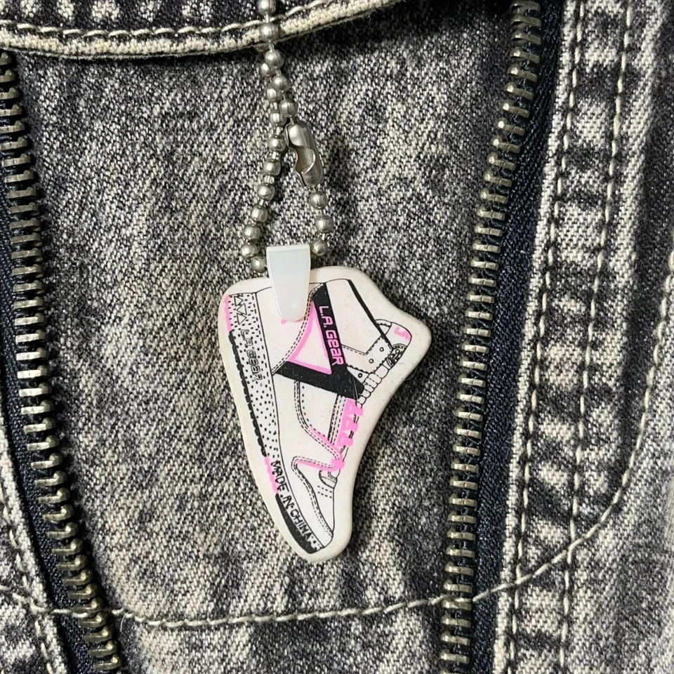 Chaqueta de mezclilla de colección años 80 LA Gear negra lavada con ácido recortada para mujer con cremallera mediana Foto 3 de 4