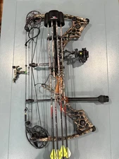 Mathews ZXT Setup, RH, #70, 28” SOFT BAG, TROPHY RIDGE SIGHT, QUIVER AND ARROWS.
