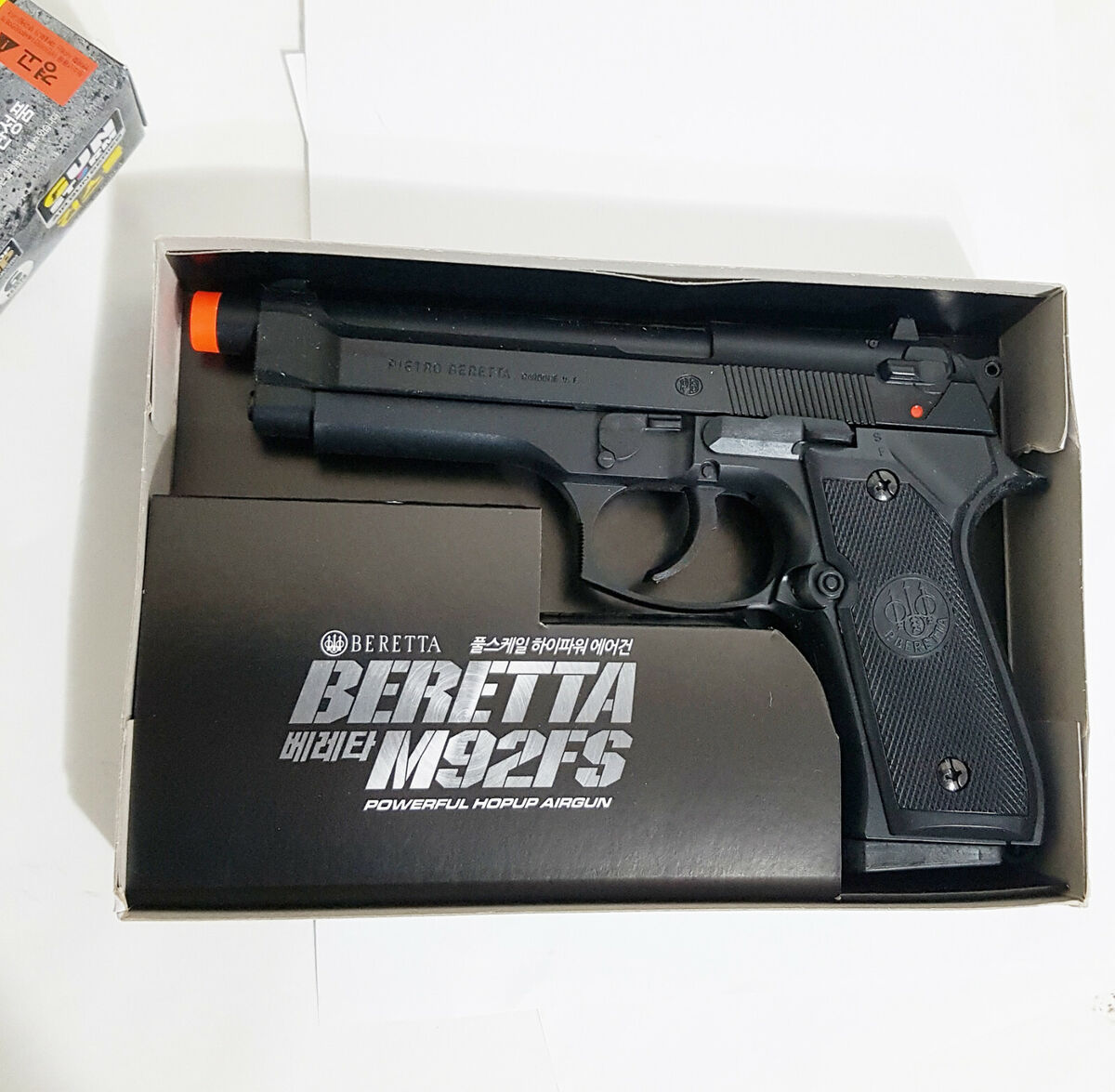 Gunstorm Beretta M92FS BB Airsoft-Pistol BB / Spring 6mm BB Gunstorm Beretta M92FS BB Airsoft-Pistol BB / Spring 6mm BB