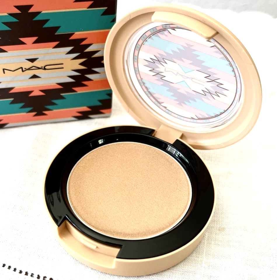 M.A.C Vibe Tribe Cream Colour Base YELLOW TOPAZ - New in the Box - Image 2 of 3