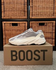 Yeezy Boost 700 V2 Static Size: 10.5