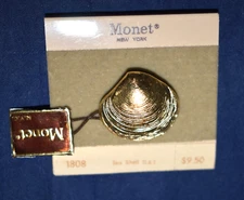 VINTAGE GOLD TONE MONET NYC SEA SHELL PIN BROOCH NOS