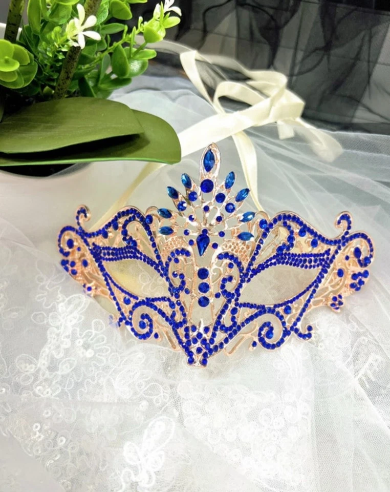 Máscara de mascarada para mujer, máscara azul, estrás, fiesta veneciana, boda, graduación Foto 3 de 3