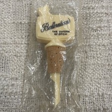 Vintage Ballantine's The Superb Scotch Plastic Drink Pourer Bottle Stopper NIP