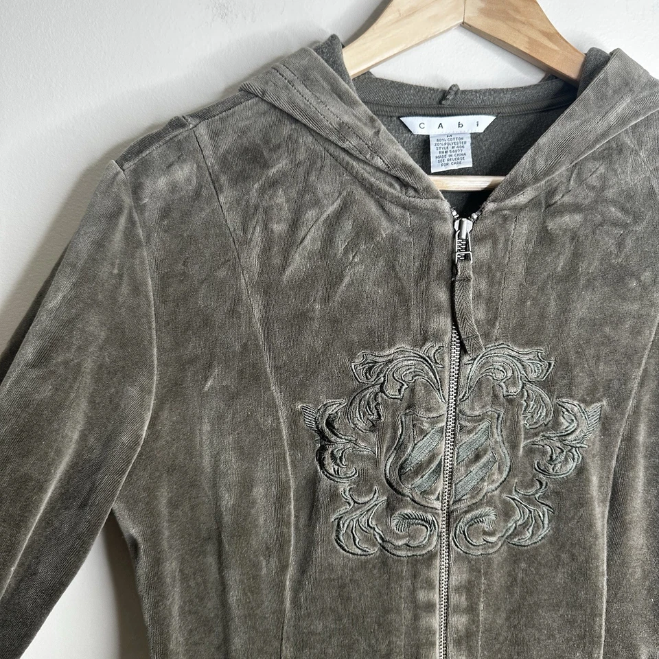 Chaqueta con Capucha CAbi Cremallera Completa Terciopelo Bordado Talla M Verde Oliva Grunge Y2K Años 90 Foto 3 de 4