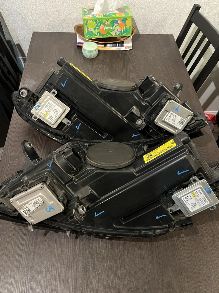 Juego completo de faros HID para Volkswagen CC 2013-2017 con bombillas OEM usados Foto 4 de 4