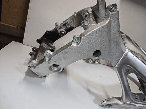 Yamaha R6 5EB 1999 - 2000 Main Frame with V5 - Picture 12 of 16
