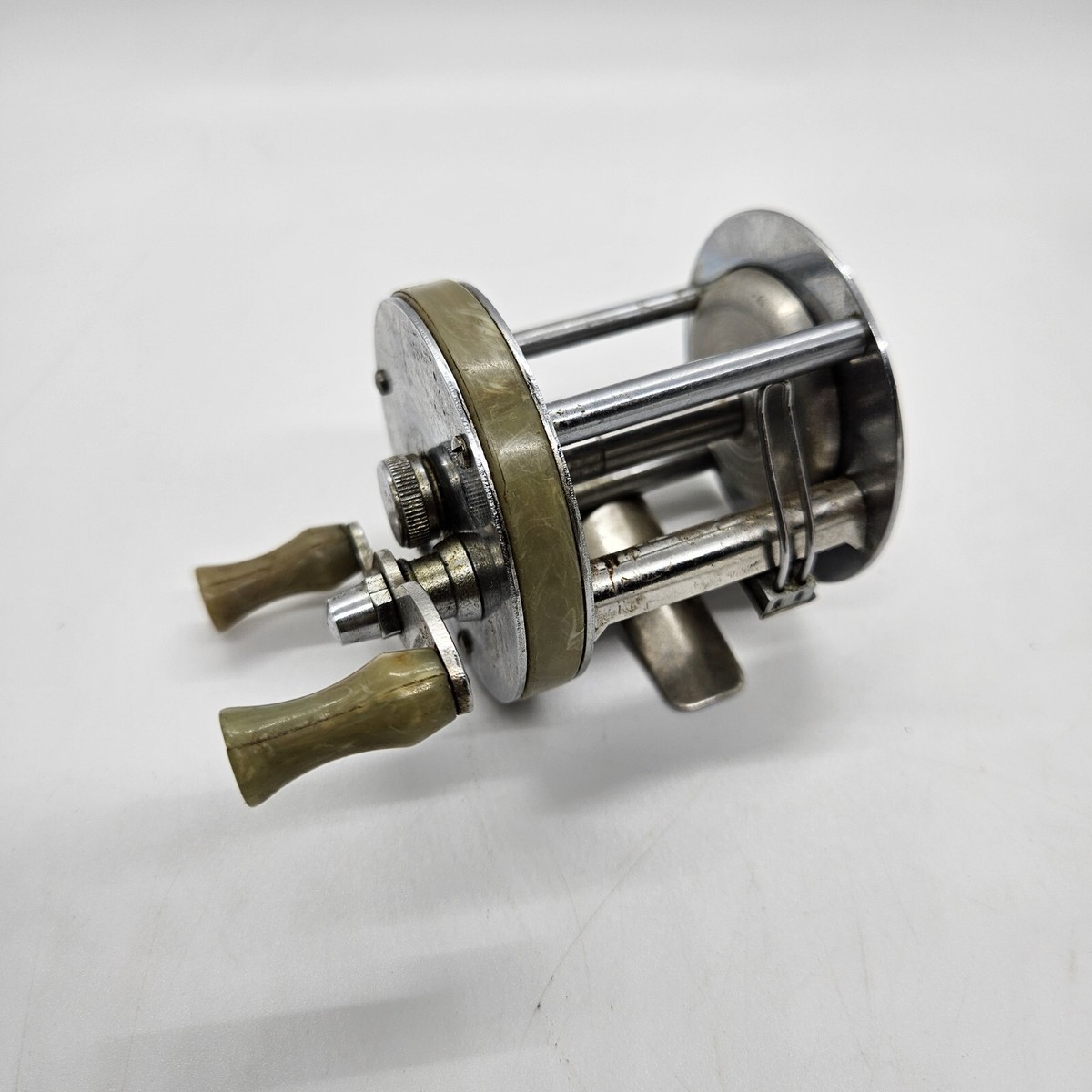 baitcasting reels at smith and edwards Vortex E  SPRO Sports Professionals T6 aluminum spool design and an carbon fiber swept back handle complete with grip Daiwa Aird 80 Baitcast Reel