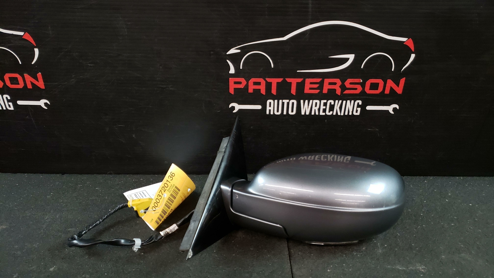 2005 MASERATI QUATTROPORTE DRIVER LEFT SIDE VIEW DOOR MIRROR, GRAY, CASE CRACKED
