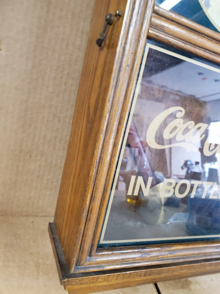 Vintage DRINK Coca Cola Clock In Bottles Battery Op Regulator Pendulum - Image 4 of 4