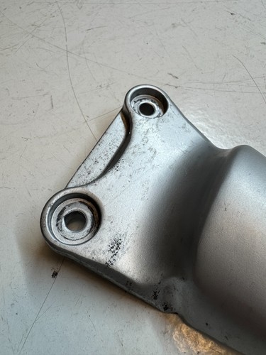 Suzuki GSX 1300R Hayabusa 1999-2007 Trasero Lado Derecho Pasajero Base 436002 - Imagen 7 de 22