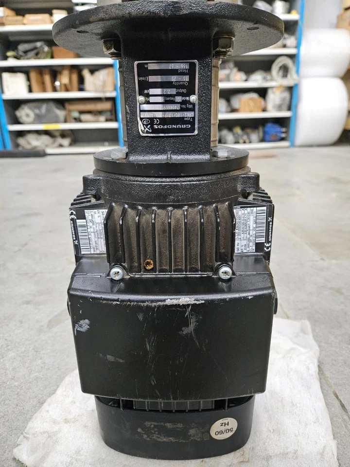 BOMBA CENTRÍFUGA VERTICAL MULTIETAPA GRUNDFOS CRK2-180/13 P-M-A-AUUV Foto 2 de 4