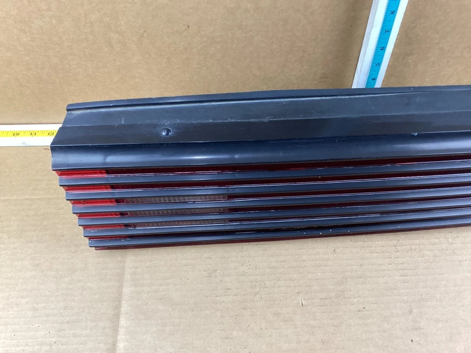 1982-1985 Pontiac Firebird conjunto de lanterna traseira direita lateral do passageiro - Imagem 2 de 4