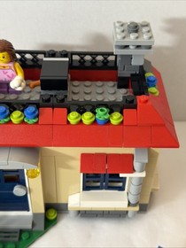 LEGO Creator 3-In-1 Set #31067 Modular Poolside Holiday 100% Complete W/ Manual