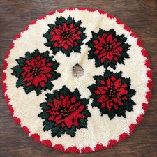 Vtg Handmade Latch Hook Christmas Tree Skirt- 39" Round 5 Poinsettia Pattern