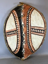 251211 - African Masaai shield with decoration - Tanzania