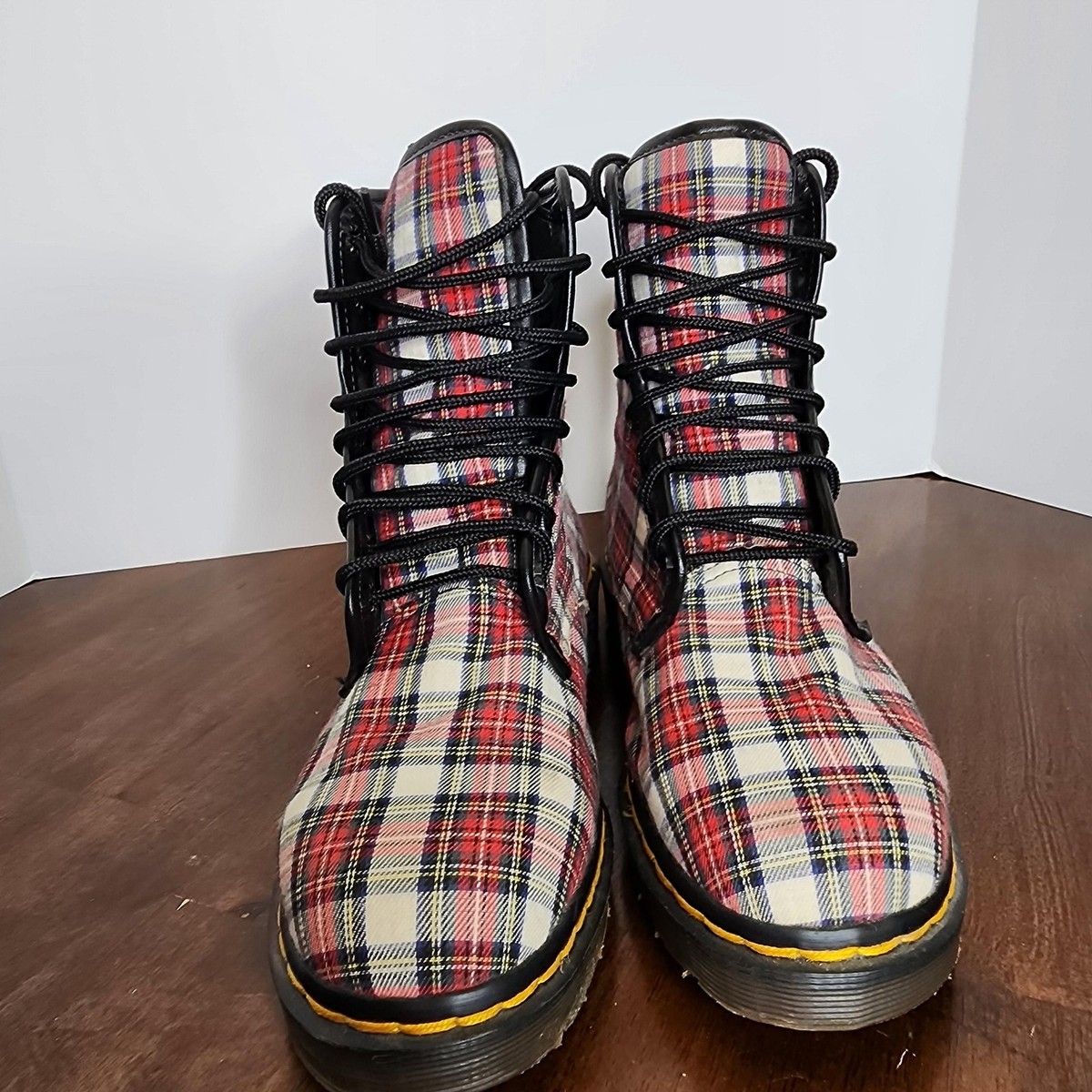 Dr. Martens Boots Womens Size 7 UK 5 Red Tartan Plaid Made in