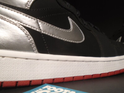 NIKE AIR JORDAN 1 RETRO I MID JOHNNY KILROY BRED BLACK RED SILVER