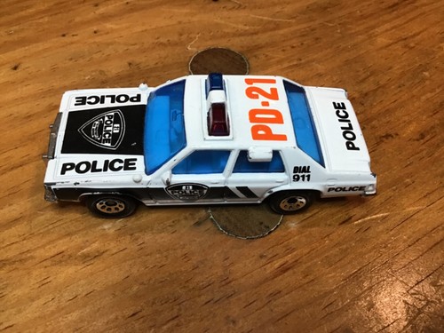 Vintage 1987 Matchbox Diecast 1/64 White Intercom City Ford LTD Police Car PD-21