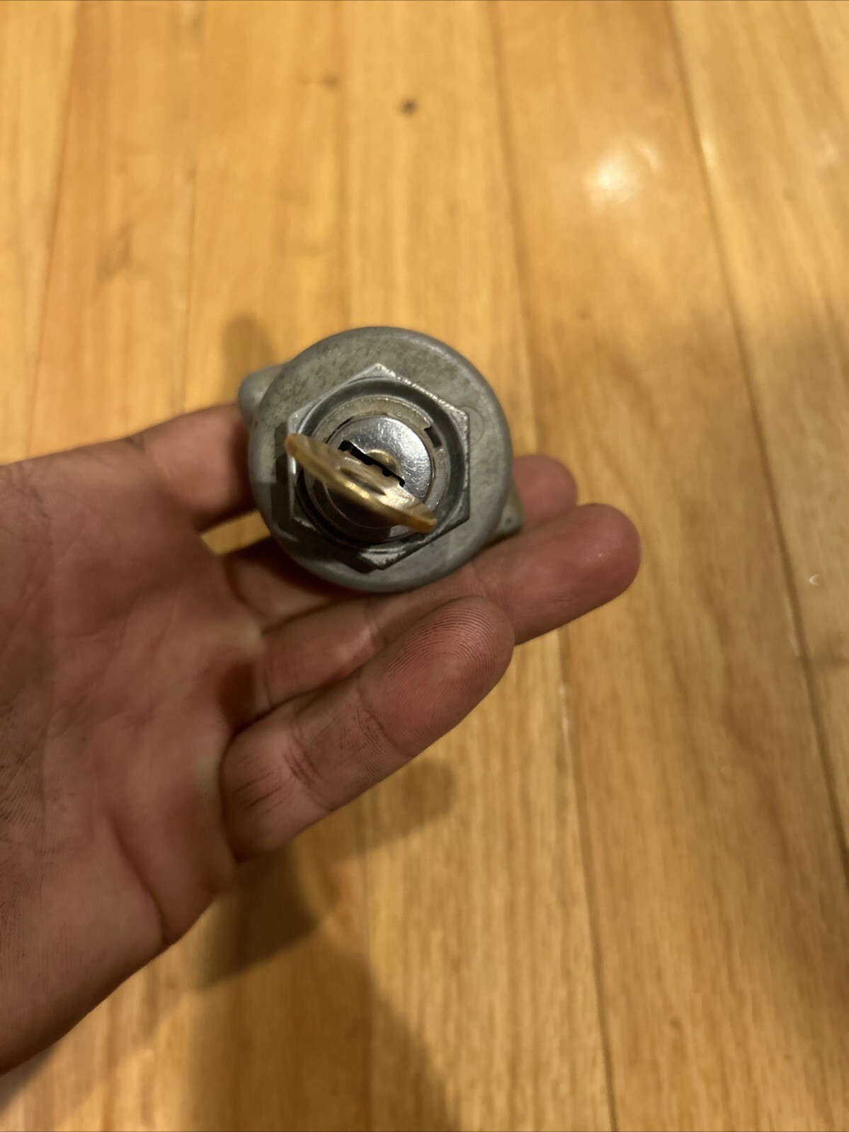 Bendix Key Bendix Ignition, PN 10-357290-1 *KEY SLIDES OUT SELLING AS CORE**REAR ...