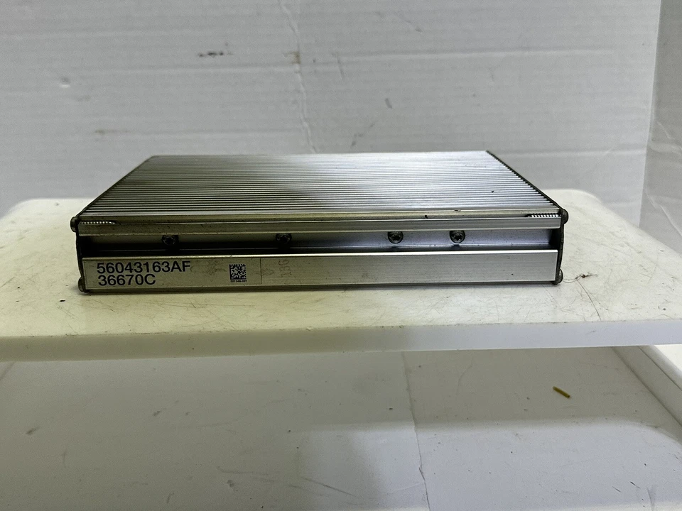 Amplificador de audio radio Dodge Durango 2004-2005 56043163AE Foto 3 de 3