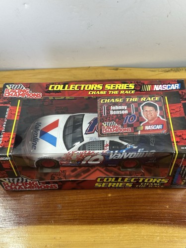 Johnny Benson #10 Valvoline Pontiac 2001 Racing Champions NASCAR 1/24 - Picture 2 of 8