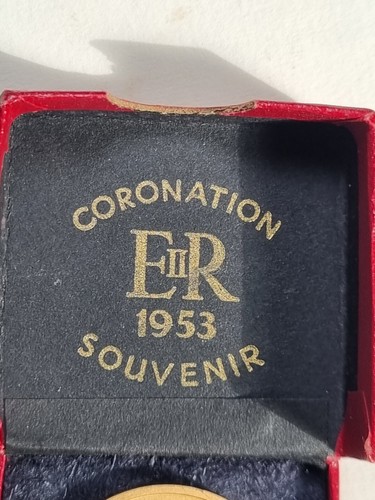 National Playing Fields Association 1953 QEII Coronation Souvenir Medal Boxed - Picture 5 of 11