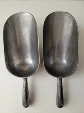 Vintage pair of Vollrath 12.0oz Aluminum scoops Model 4689!
