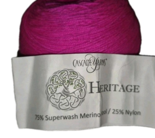 Hilado Cascade Heritage SW Lana Merino Color #5772 Rosa Caliente 100 g/437 yardas/3,5 OZ - Imagen 4 de 5