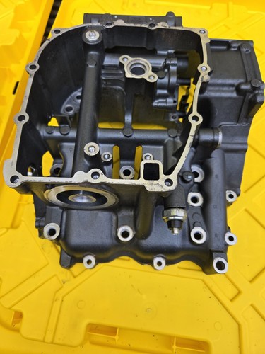 15 - 24 Yamaha Mt-07 Mt07 & Yzfr7 Yzf-r7 R7 Engine Motor Block Crankcase - Picture 5 of 9