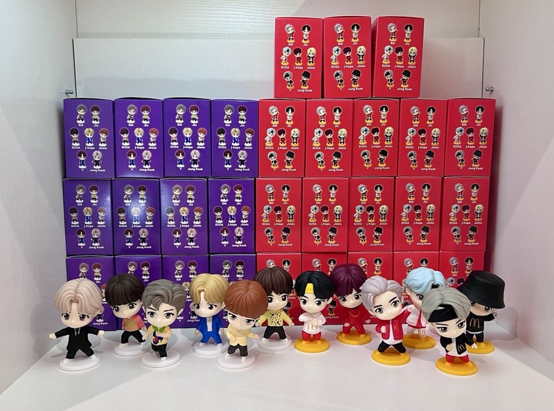 LOT x30 McDonald’s Tiny Tan BTS 2025 Throwback & Encore Edition Happy Meal Toys