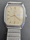 MENS  VTG TIMEX Q 28MM TV  TANK NEEDS BATTERY WORKS GREAT DAY DATE  STRETCH BAND