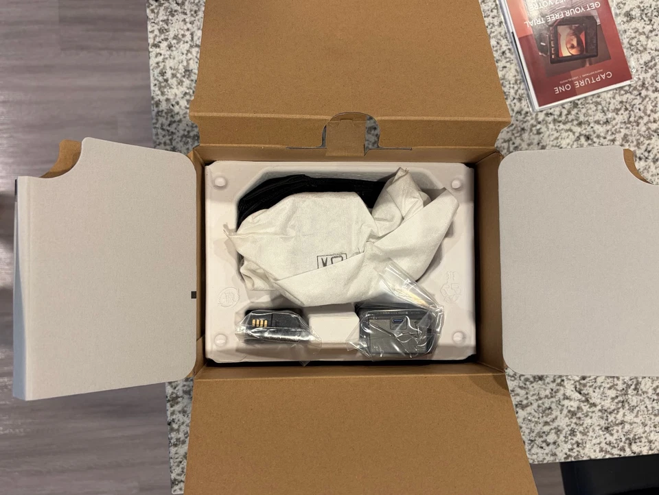 Cámara sin espejo de fotograma completo Panasonic LUMIX S1II, disparo híbrido con 24,1 MP Foto 3 de 3