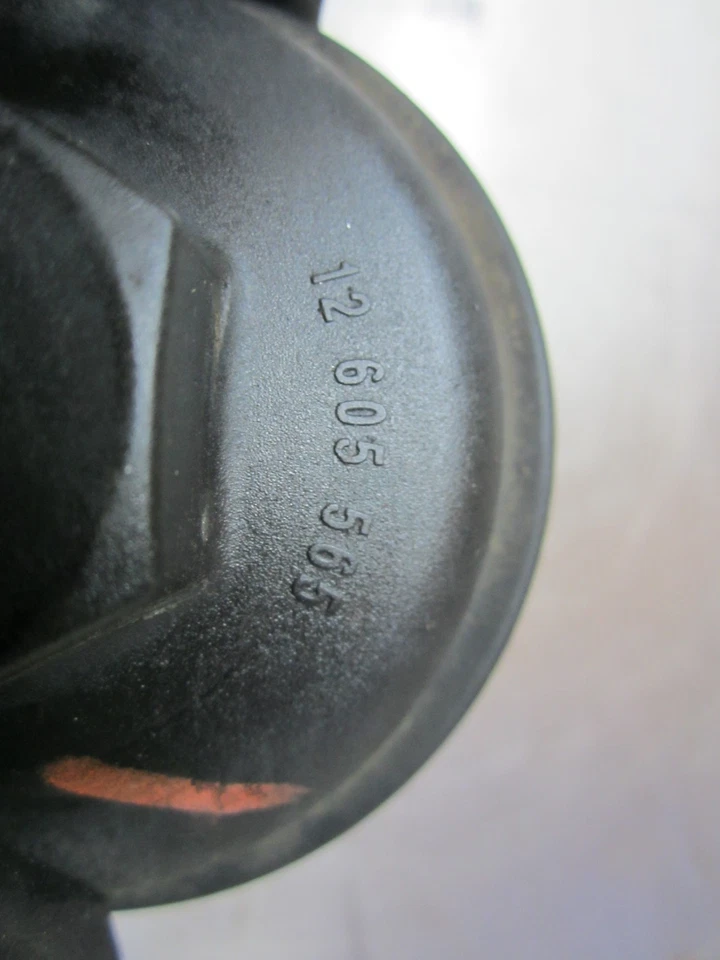 Tapa filtro aceite para Chevrolet Malibu 2.4 12605565 10-12 Foto 2 de 4