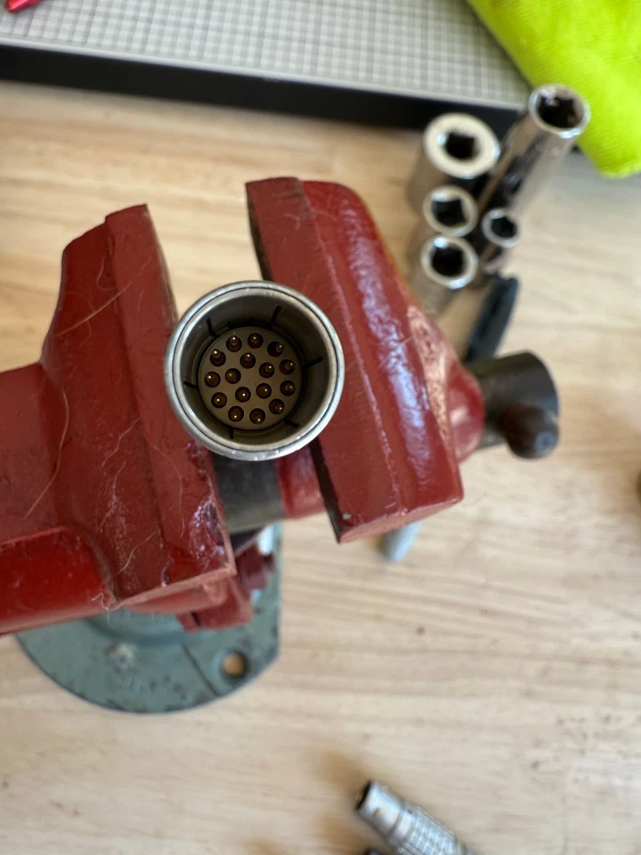 LEMO FGG.2B.316.CLAD72 16 pin connector - male - Image 3 of 3