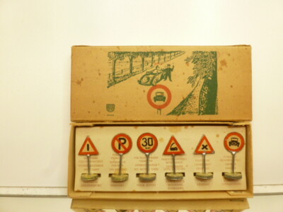 EXTER VINTAGE SET of  ROAD SIGNS - rare - GOOD CONDITION IN BOX