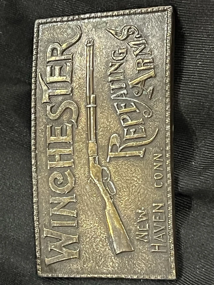 De colección Winchester Repetiting Arms New Haven Conn. Rifle Pistola Latón Hebilla de Cinturón Foto 3 de 4