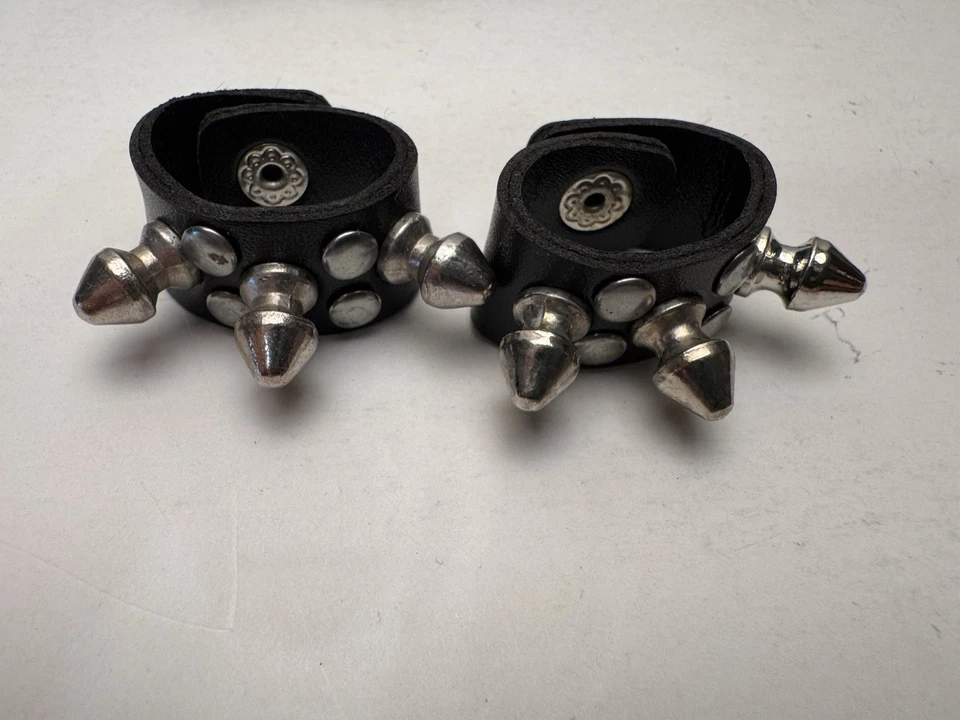 Pulsera Punk Gótica Negra Spike Remache Metal Tachonado Pulsera Anillos Bandana  Foto 2 de 4