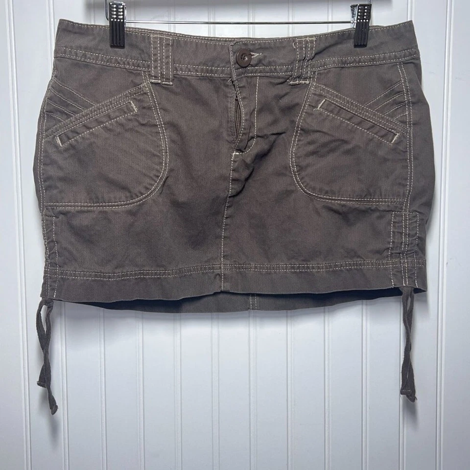 Minifalda LEI Marrón Pana Y2K Corbata Lateral Bolsillos Juniors 13 Ashley Trouble Foto 2 de 4