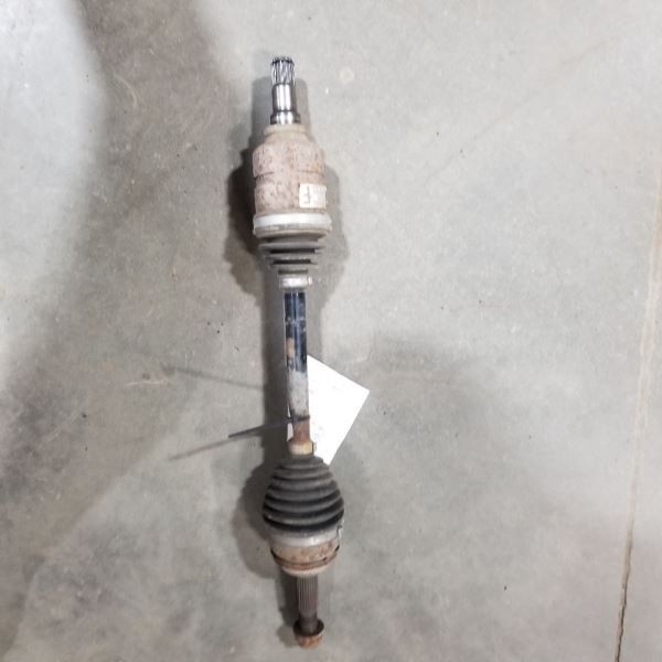 Driver Axle Shaft Front Axle FWD Automatic Transmission Fits 03-08 VIBE 1622608