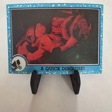 1982 Topps E.T. The Extra-Terrestrial #21 A Quick Disguise!
