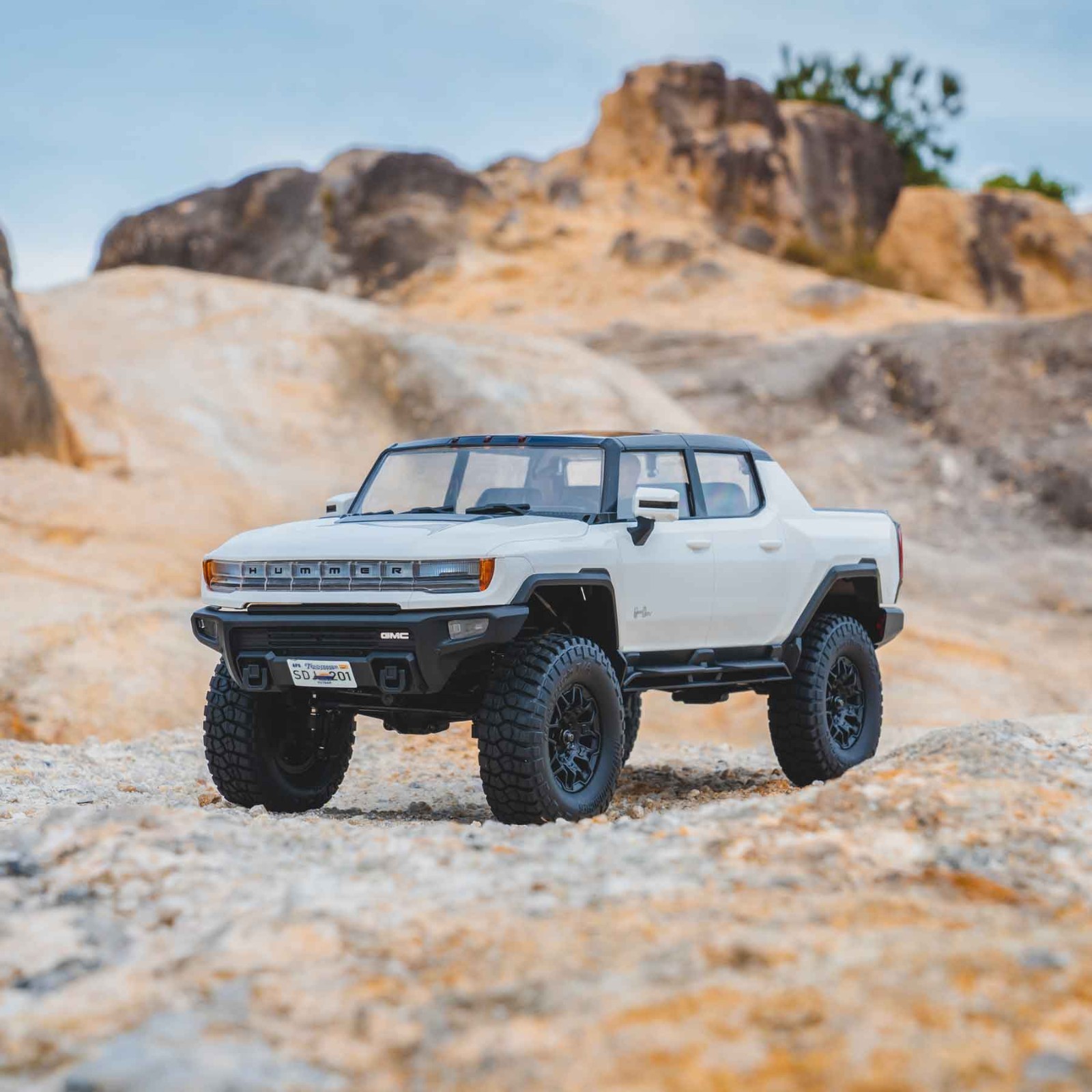 FMS 1:18 FCX18 Hummer EV Pickup Truck RTR Slightly Used Great Condition F02