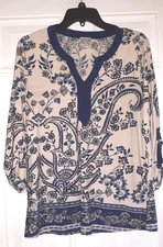 NAIF Stretch Knit Blouse - M - Split V-Neck, 3/4 Tab Slvs, Border Print Hemline