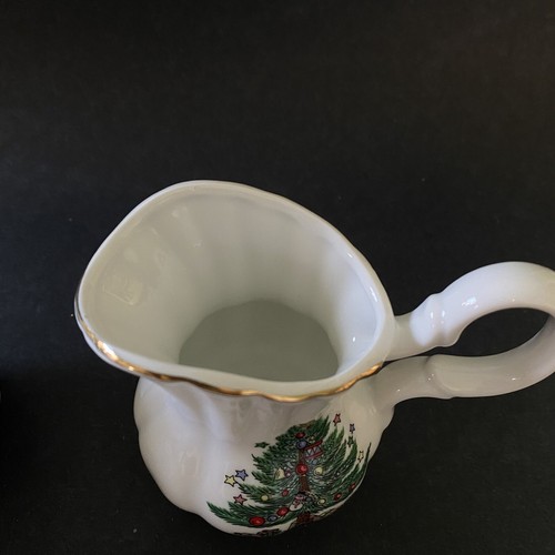 Vintage Christmas Porcelain creamer and sugar set - Picture 10 of 12