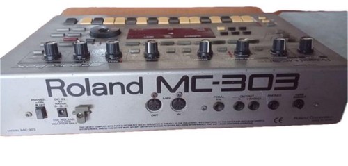 Roland MC-303 Groovebox Rhythm Machine Sequencer Mixer Music Sampler MC303 JAPAN - Picture 2 of 3